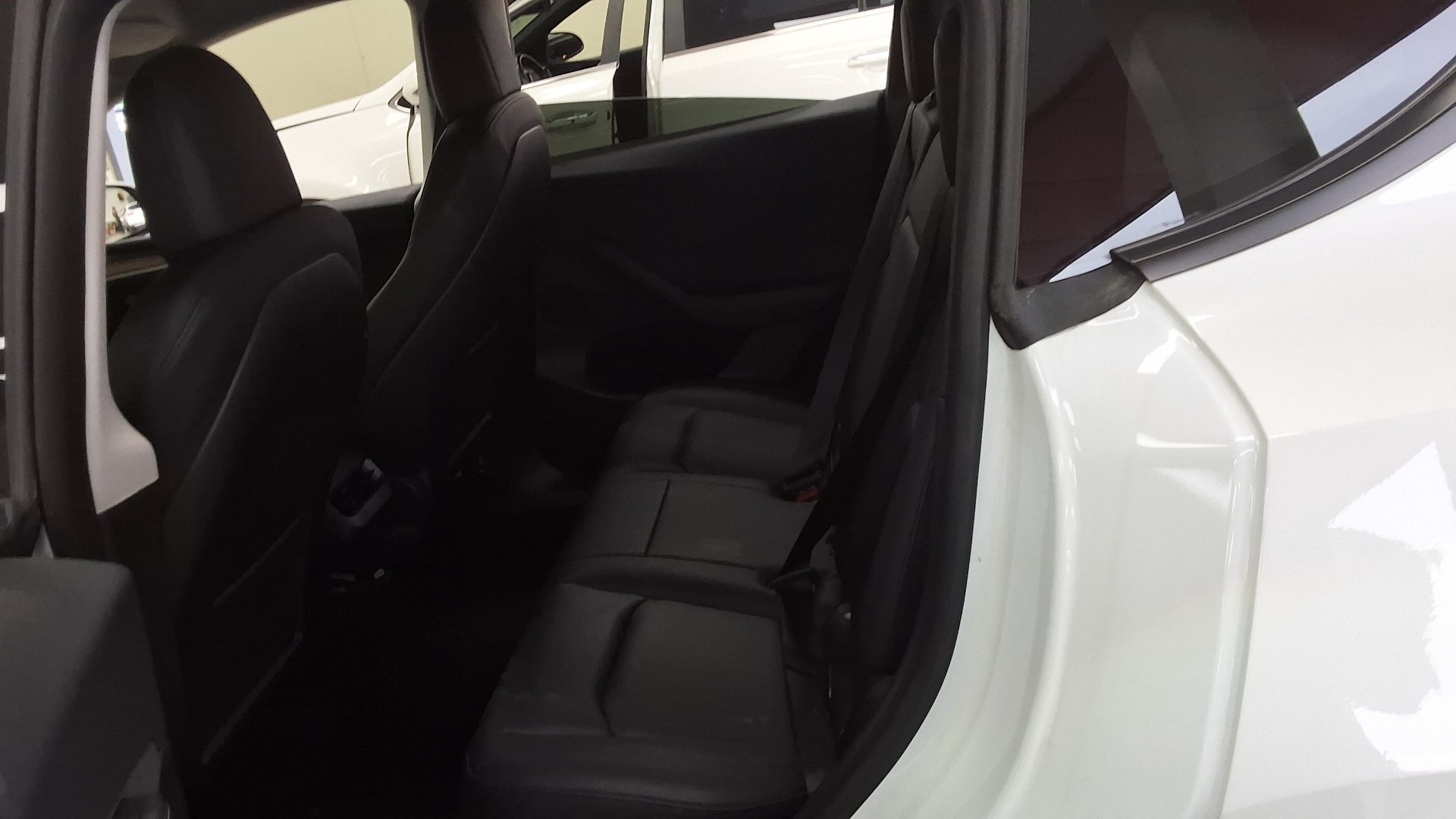 Tesla Model Y 2022 — صورة 7