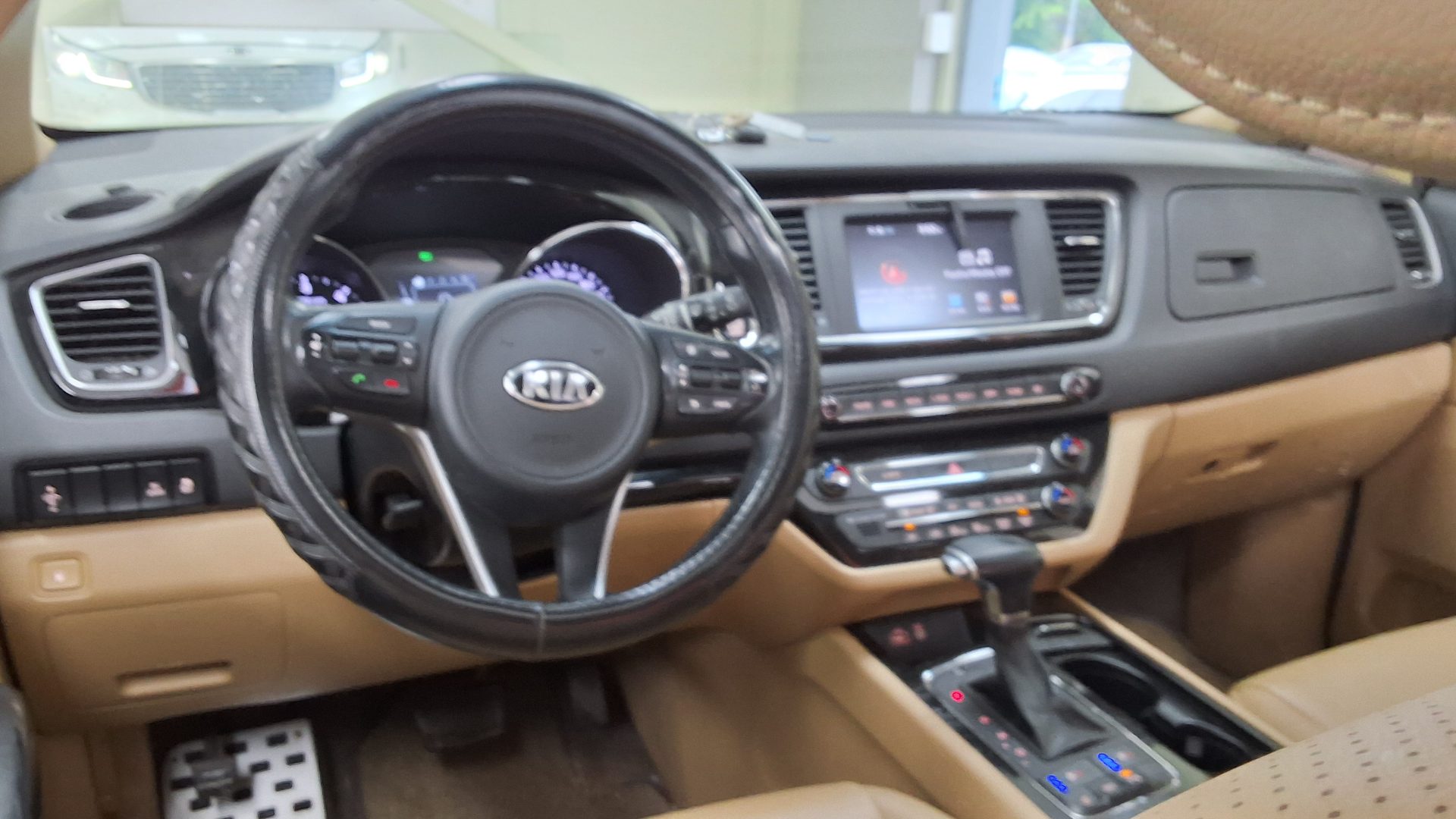 2017 - kia carnival