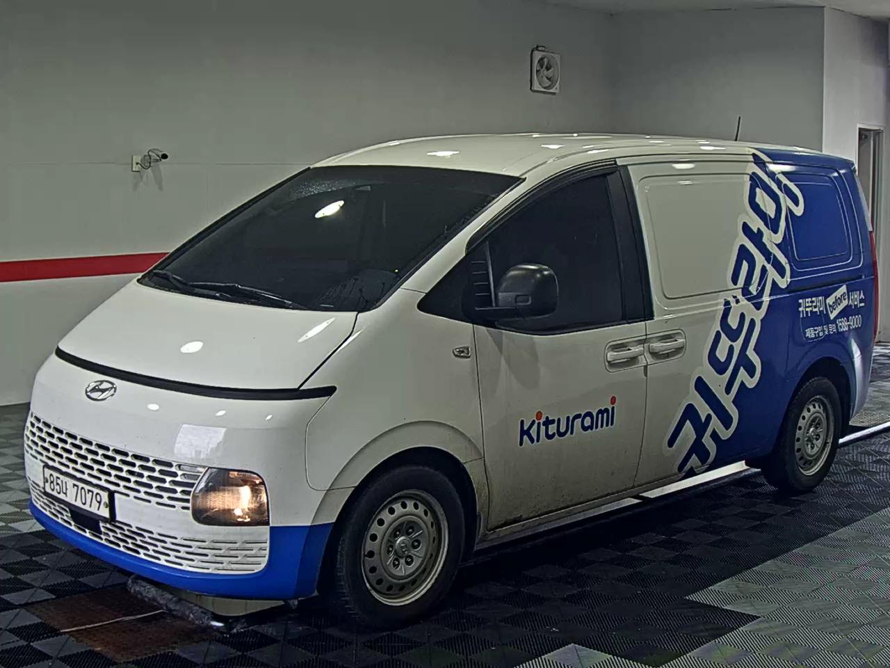 2022 - hyundai staria