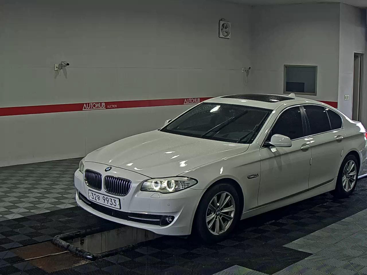 BMW 5 SERIES (6TH GEN) 525d xDrive