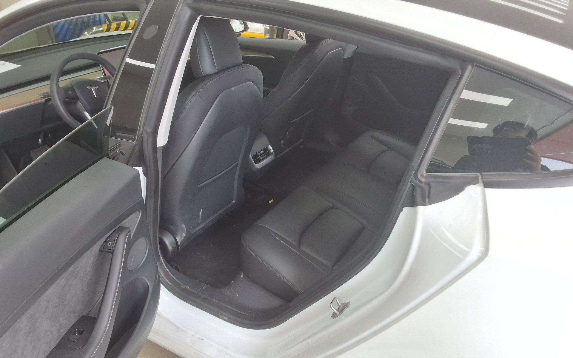 Tesla Model 3 2022 — صورة 5
