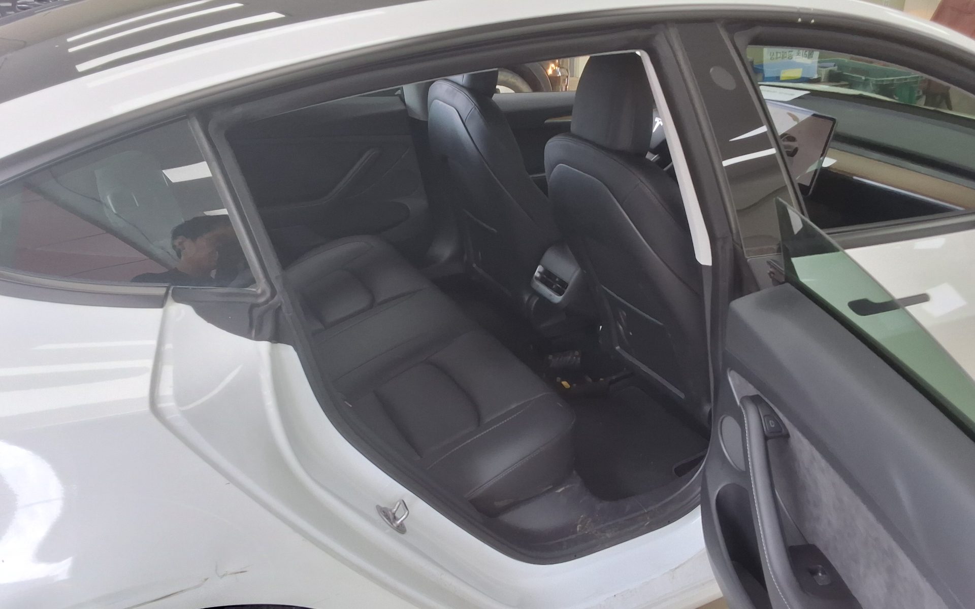 Tesla Model 3 2022 — صورة 6