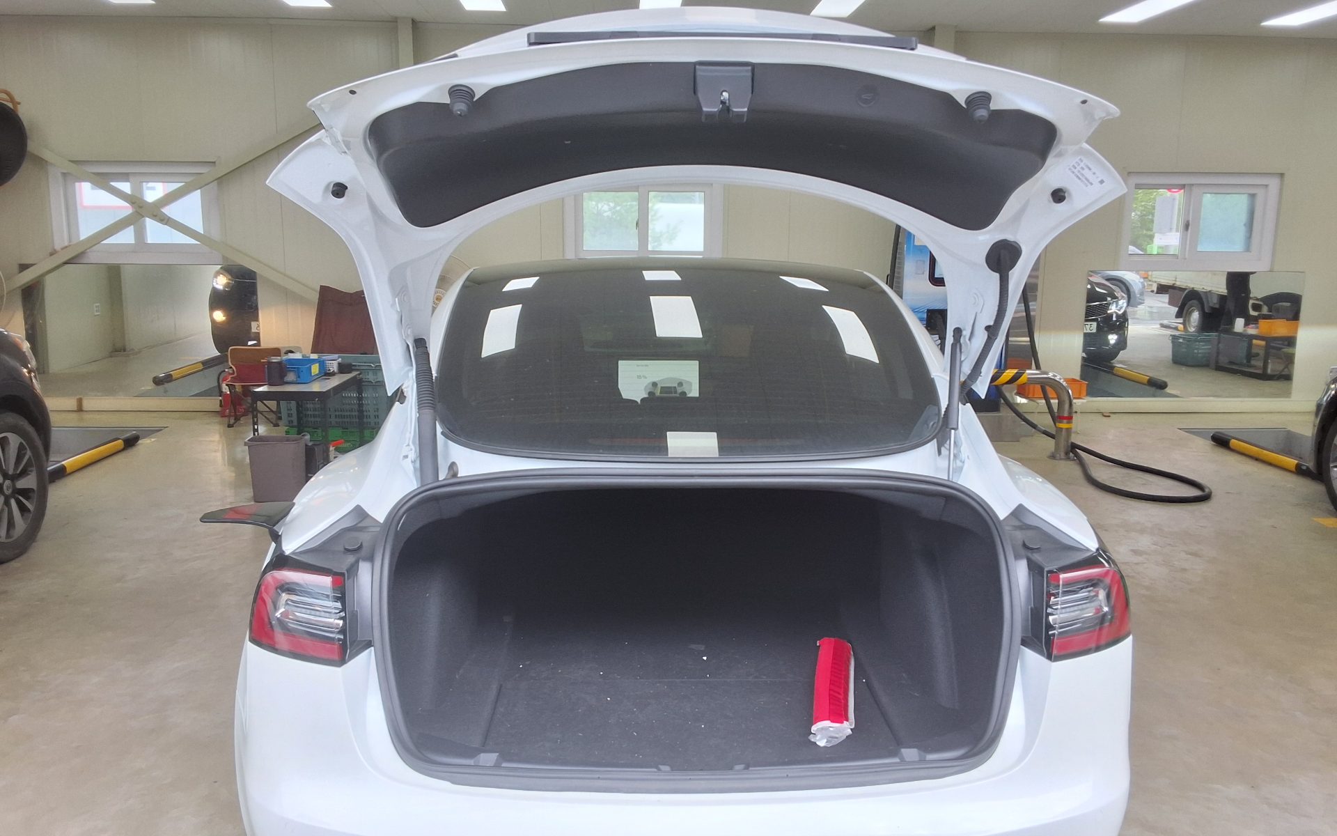 Tesla Model 3 2022 — صورة 8