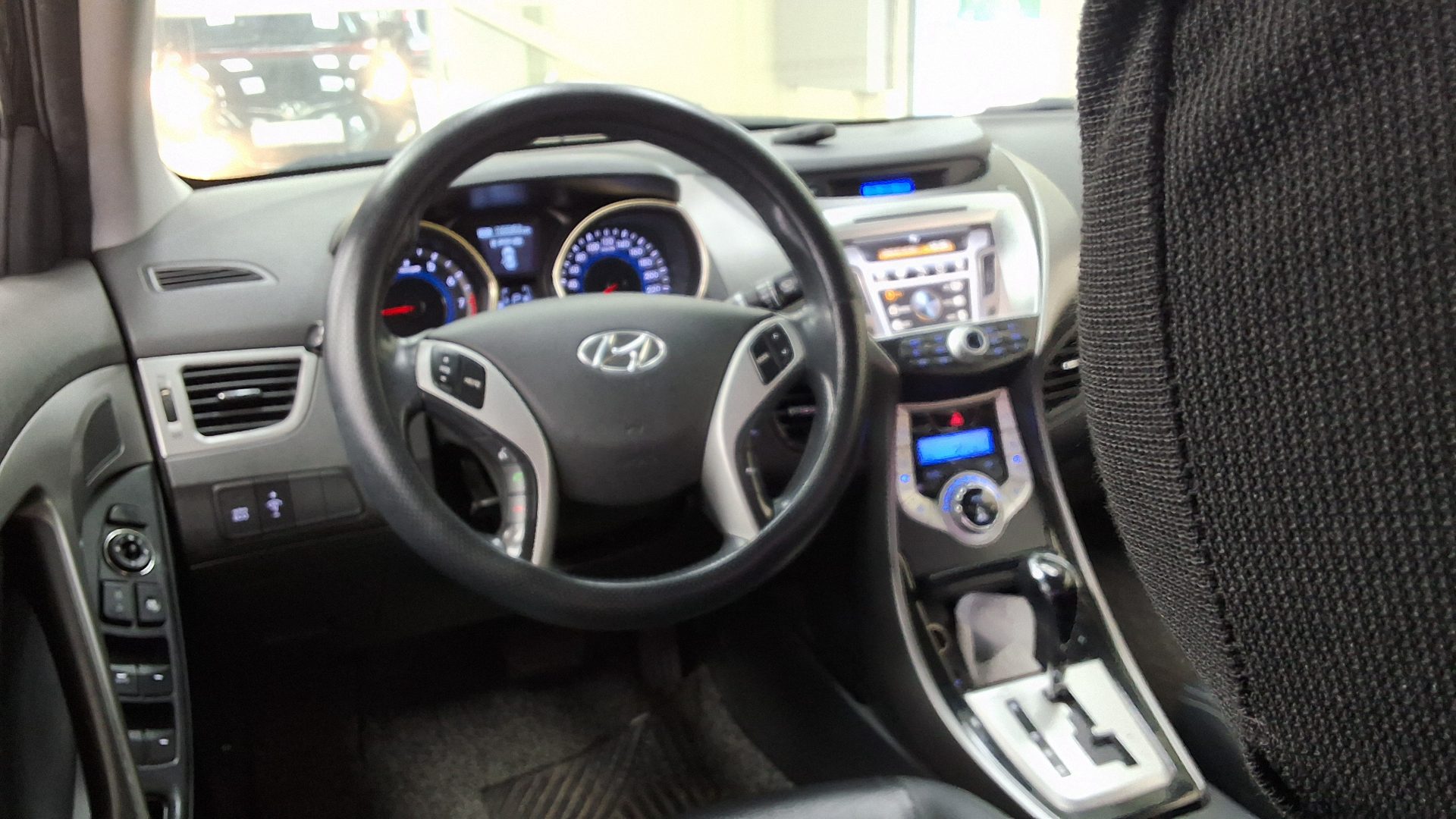 2011 - hyundai avante