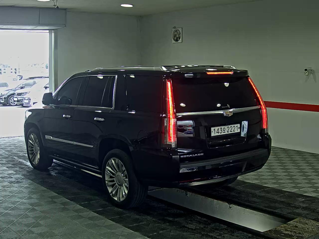 2020 - cadillac escalade