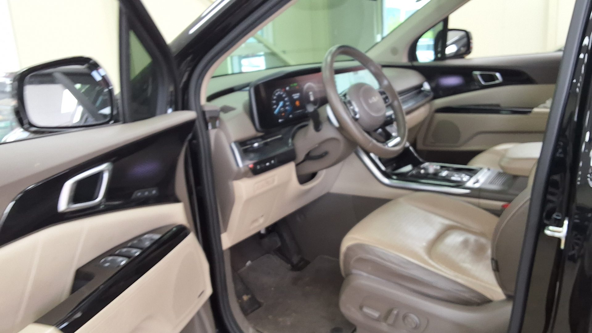 2022 - kia carnival