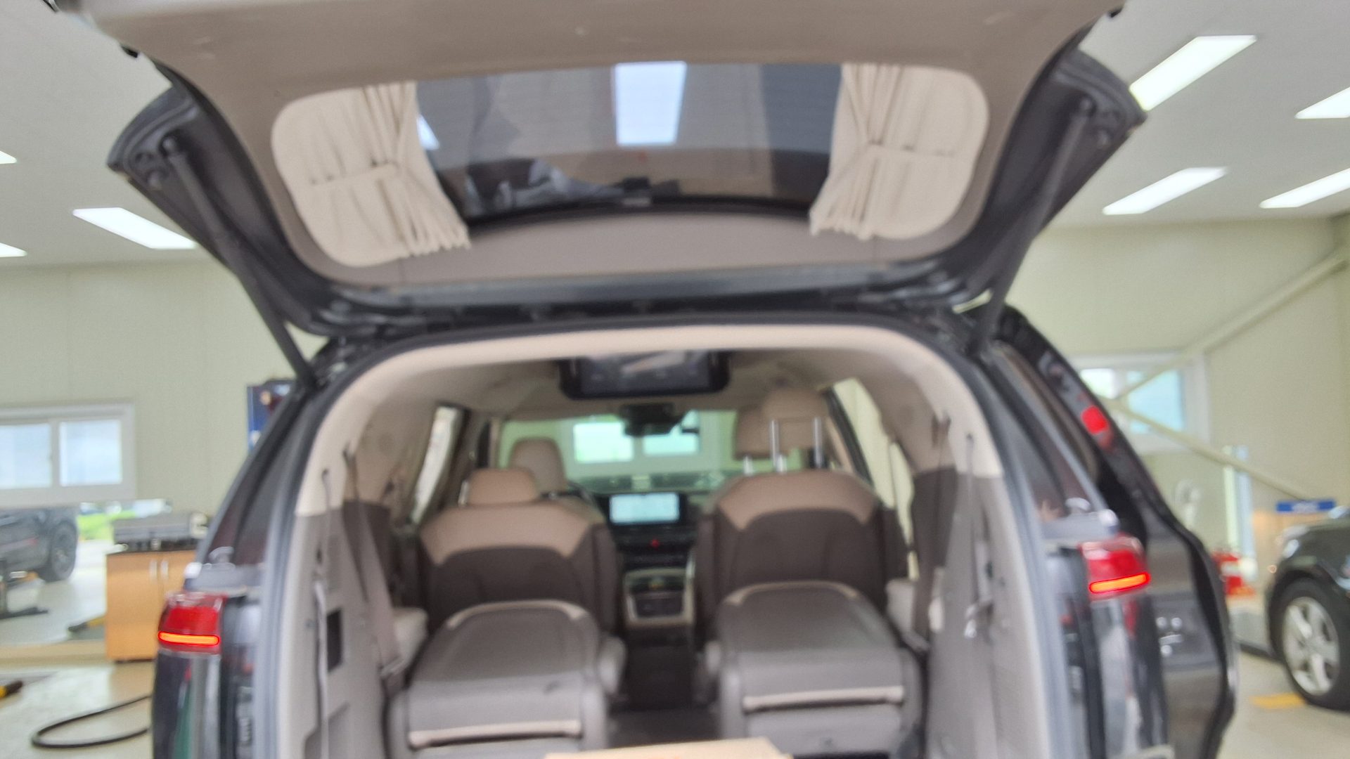 2022 - kia carnival