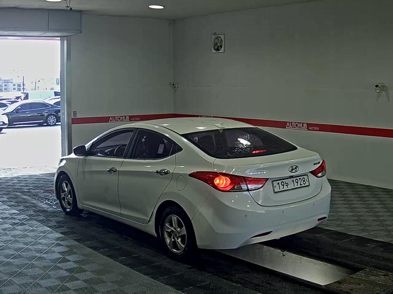 2011 - hyundai avante
