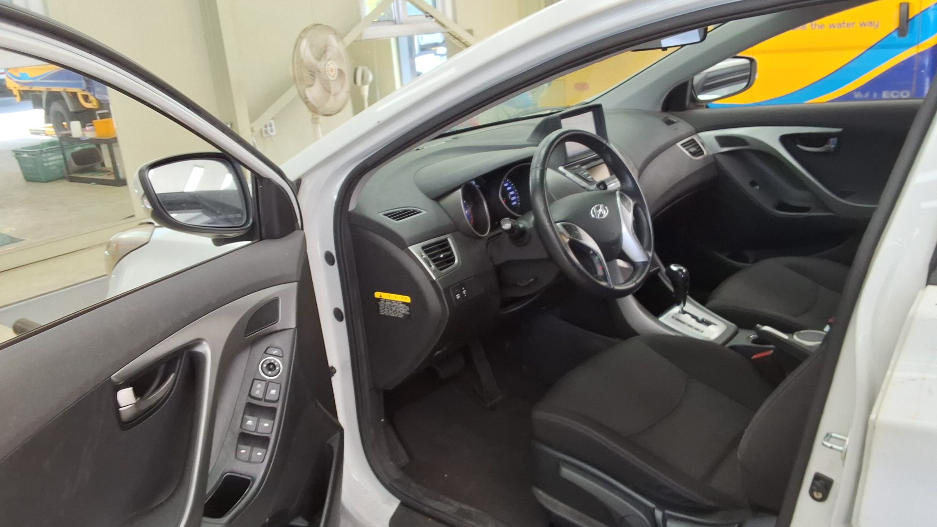 2011 - hyundai avante