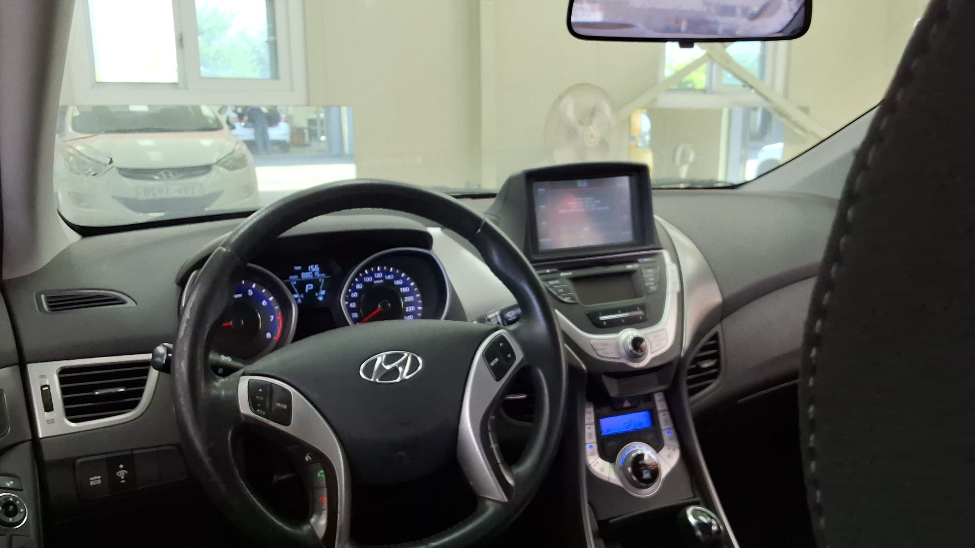 2011 - hyundai avante