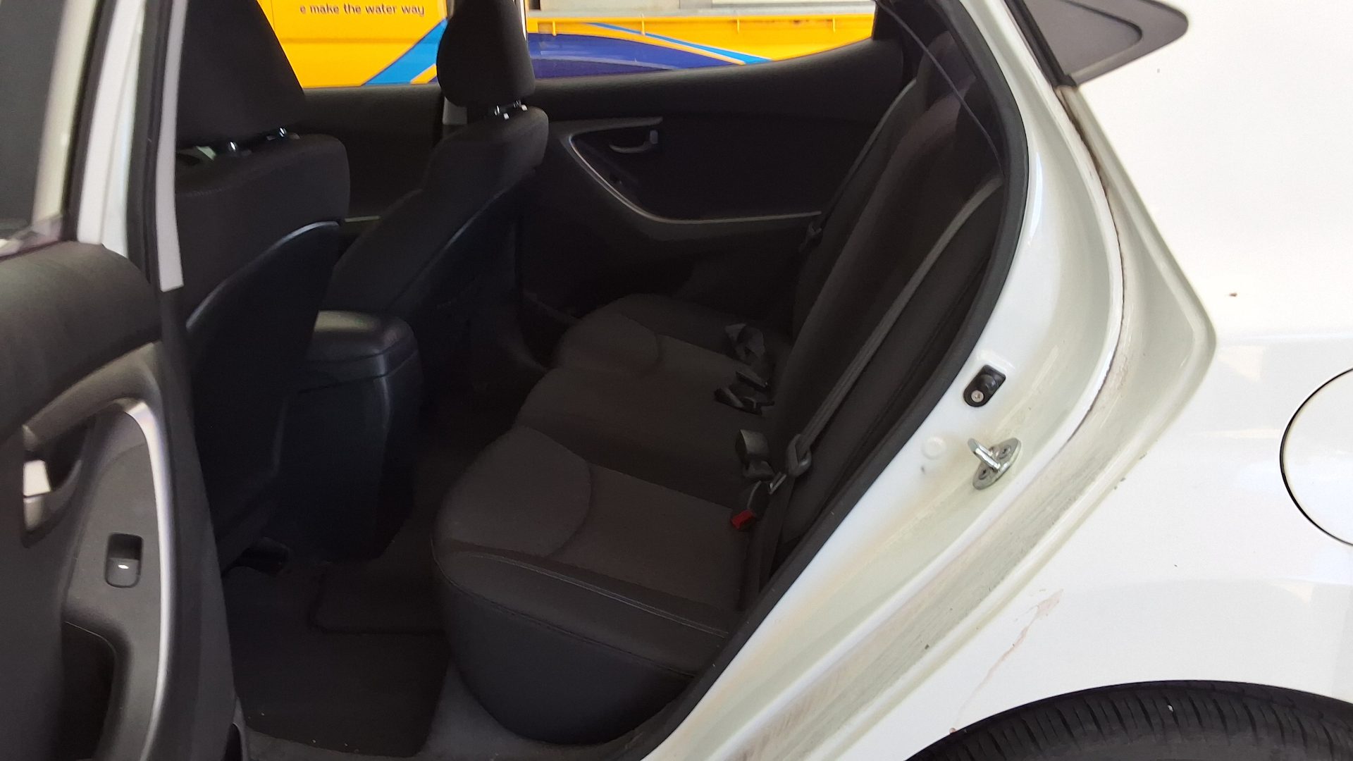 2011 - hyundai avante