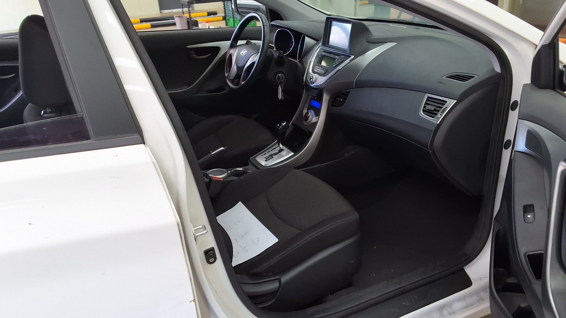 2011 - hyundai avante