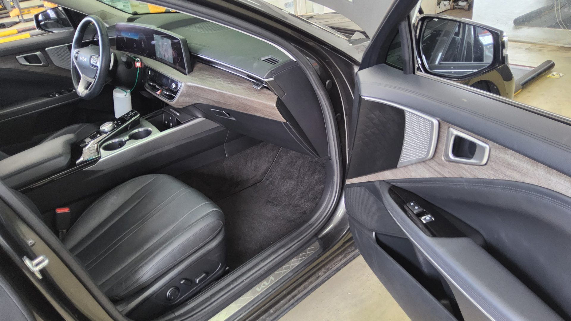 2022 - kia k8