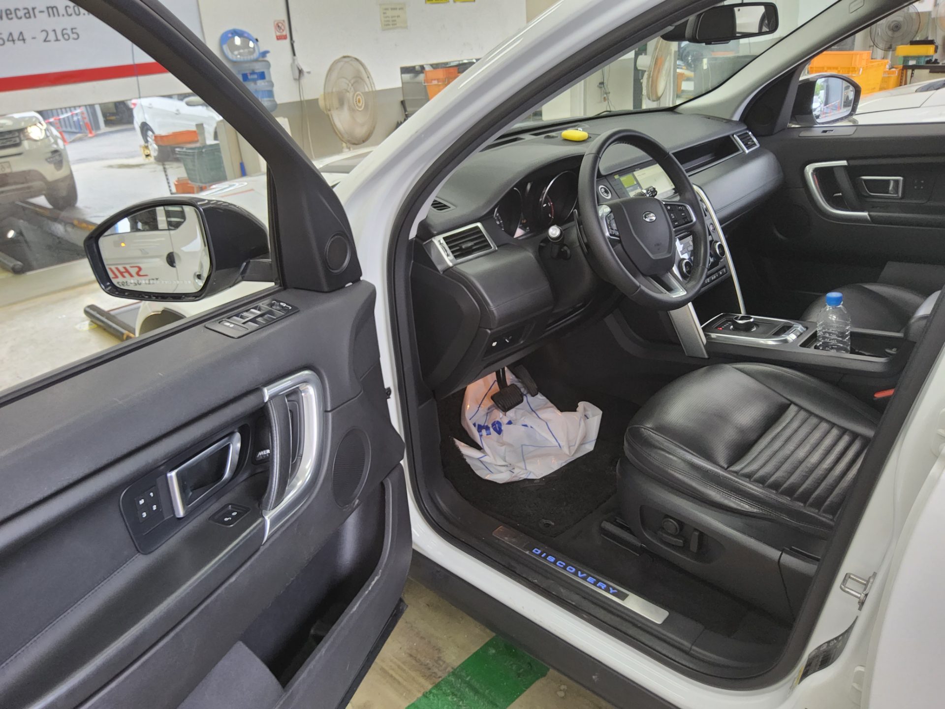 2019 - land rover discovery
