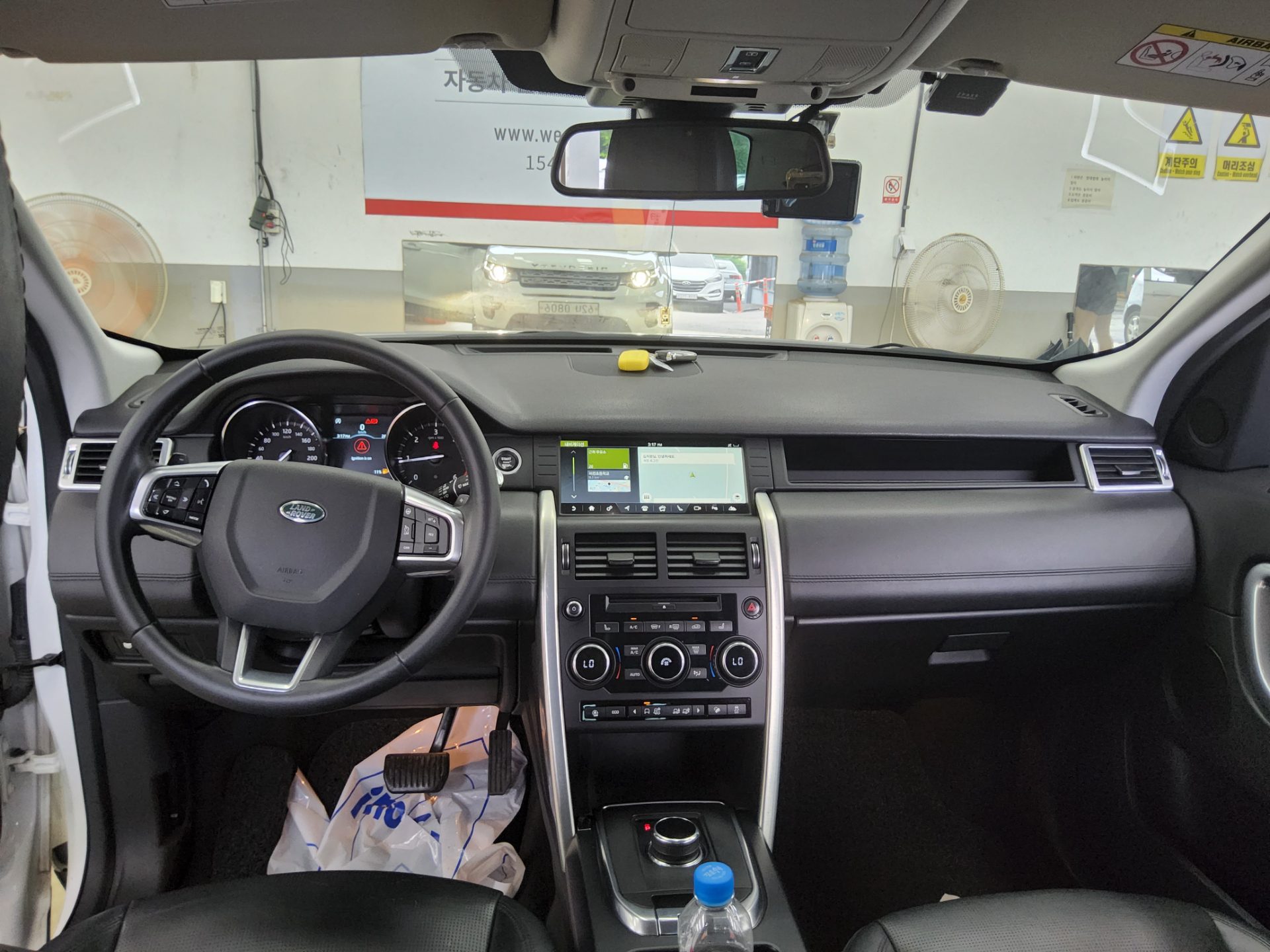 2019 - land rover discovery