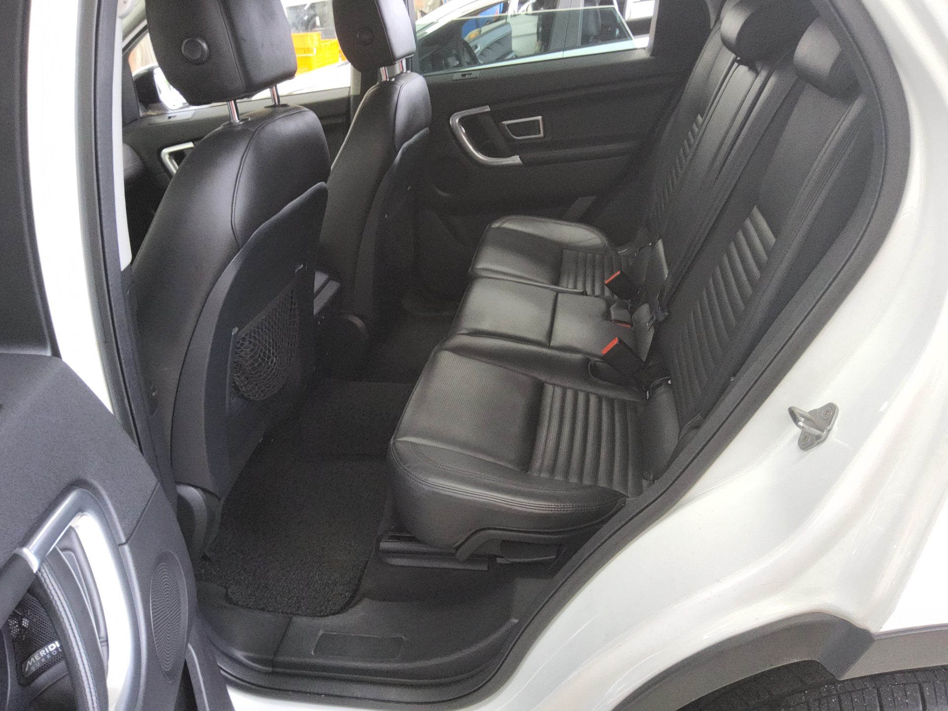 2019 - land rover discovery