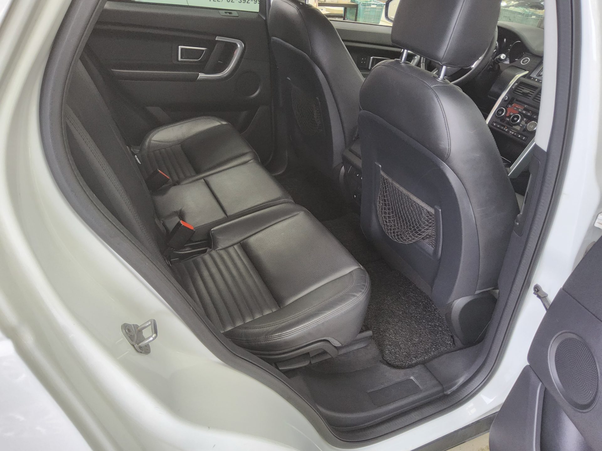2019 - land rover discovery