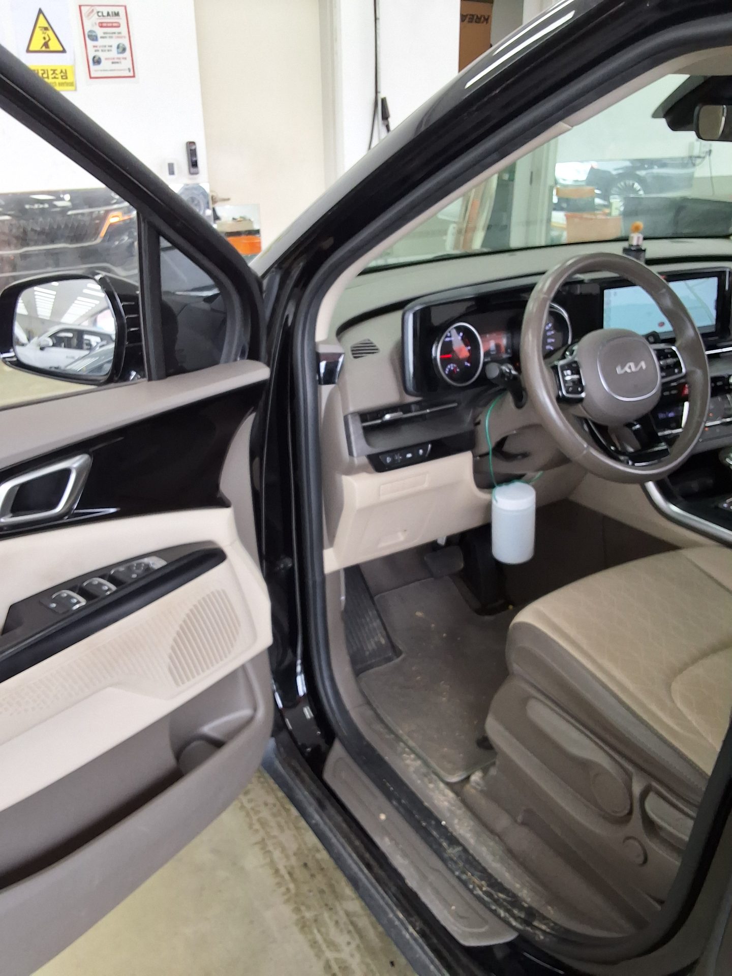 2023 - kia carnival