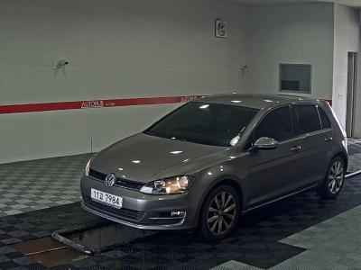VOLKSWAGEN GOLF (7TH GEN) TDI BLUEMOTION