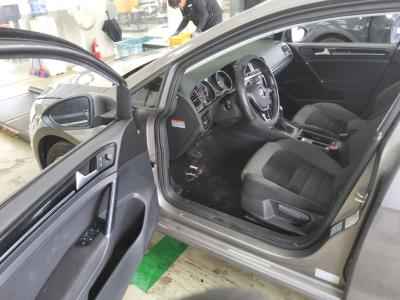 فولكس فاجن Golf (7Th Gen) 1.6 Tdi Bluemotion 2015 1.6 tdi bluemotion