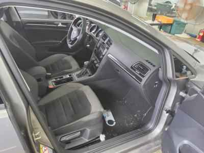 فولكس فاجن Golf (7Th Gen) 1.6 Tdi Bluemotion 2015 1.6 tdi bluemotion