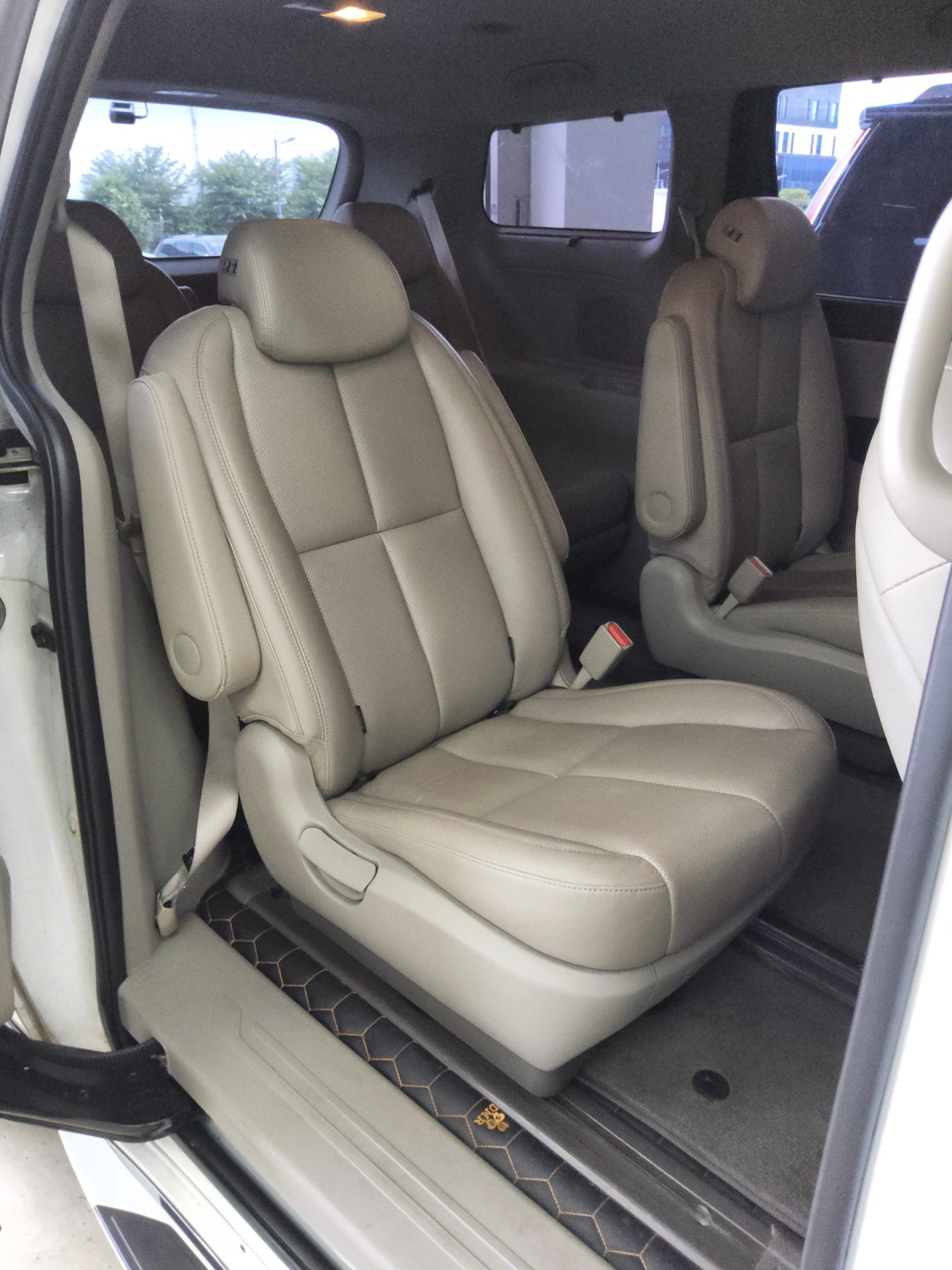 2019 - kia carnival