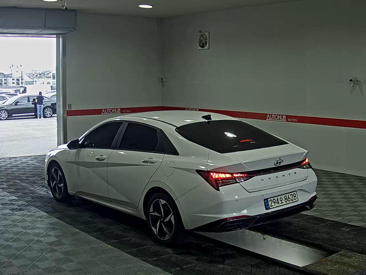هيونداي أفانتي 2021 — صورة 2