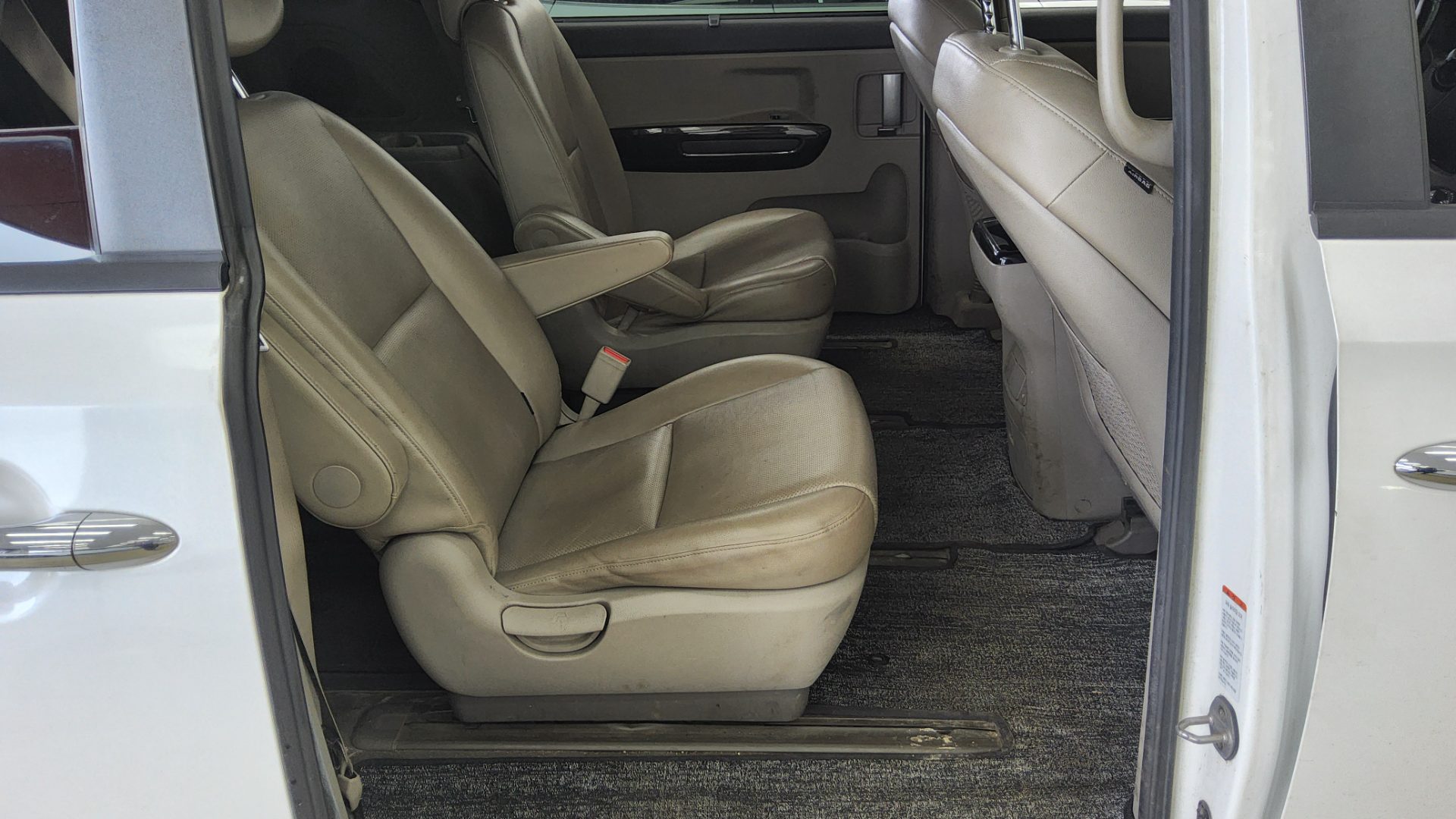 2016 - kia carnival