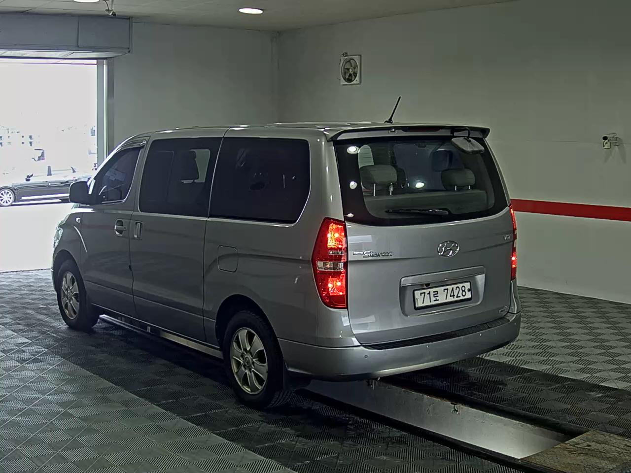2016 - hyundai grand starex