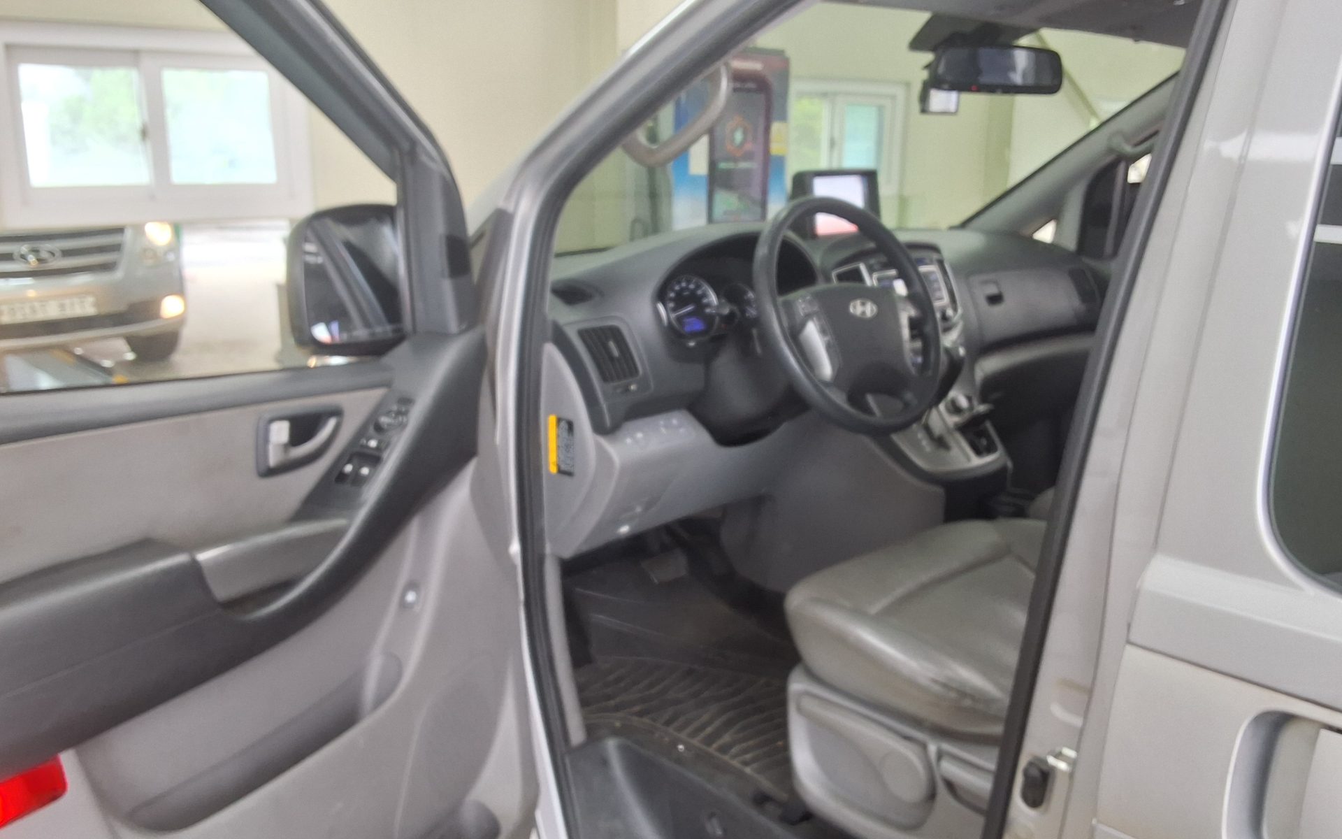 2016 - hyundai grand starex