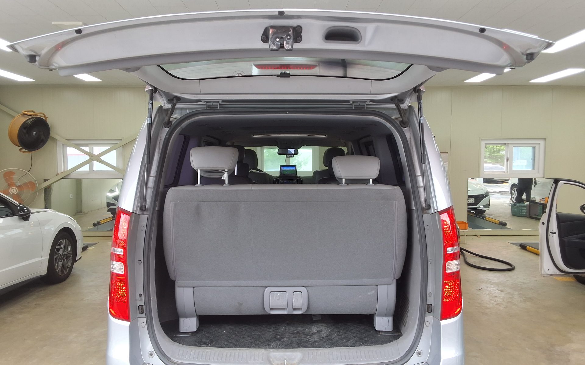 2016 - hyundai grand starex