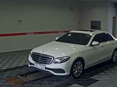MERCEDES-BENZ CLASS (5TH GEN) E300