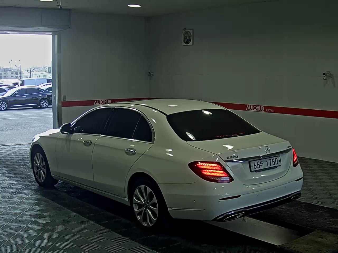 2019 - mercedes-benz e300
