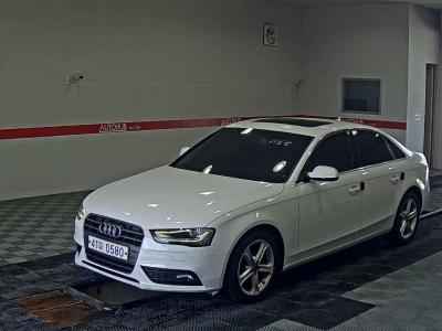 AUDI A4 (4TH GEN) 30 TDI