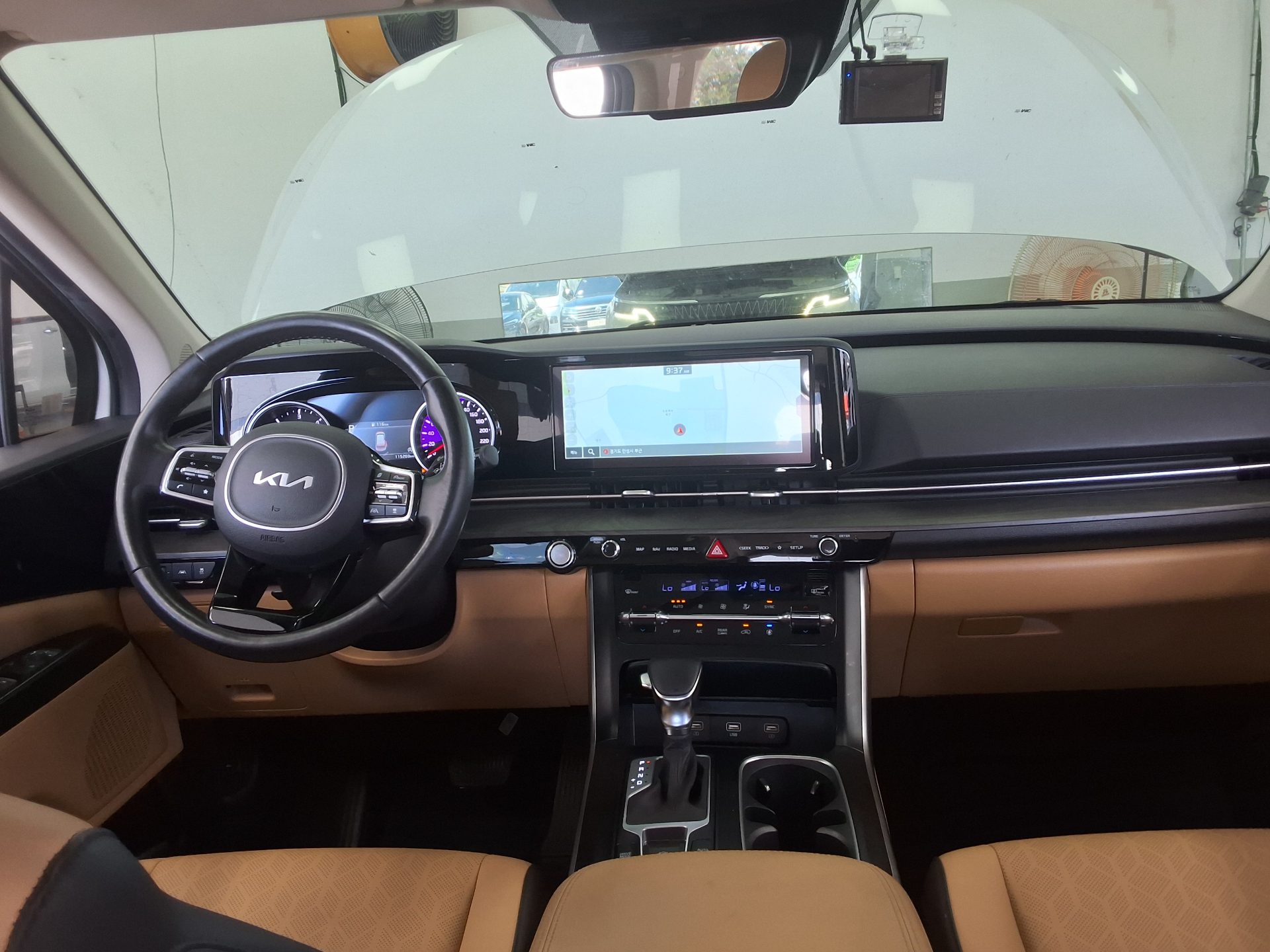 2023 - kia carnival