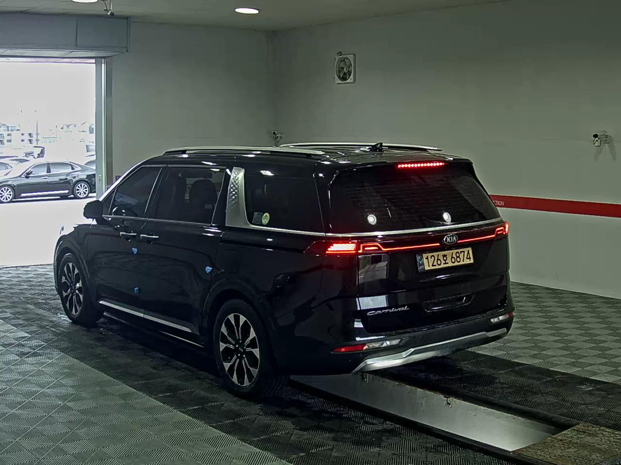 2021 - kia carnival