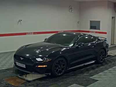 FORD MUSTANG (6TH GEN) COUPE