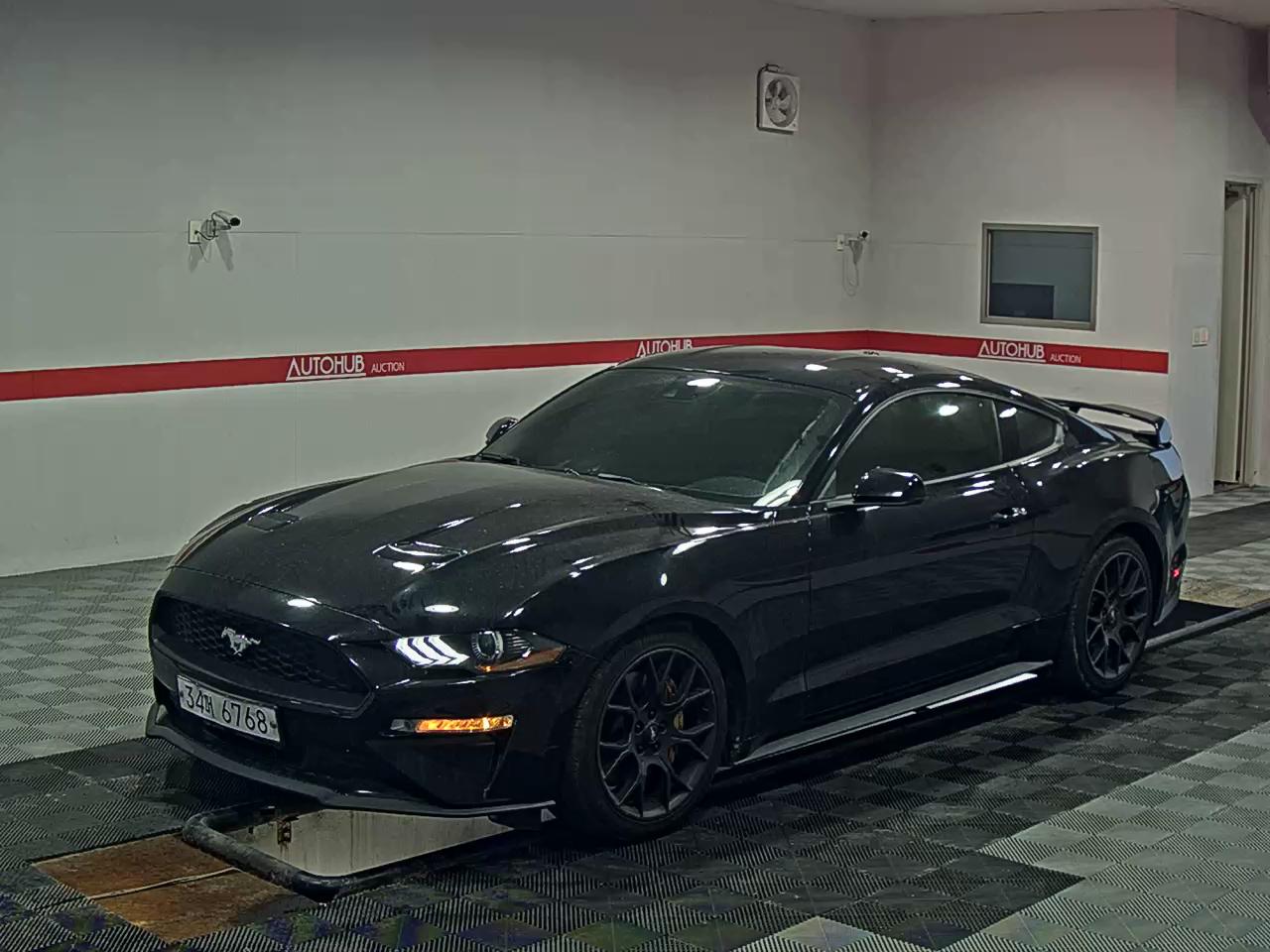 FORD MUSTANG (6TH GEN) COUPE