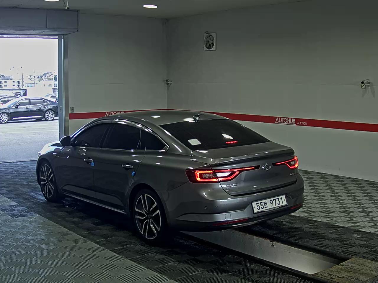 2017 - renault sm6
