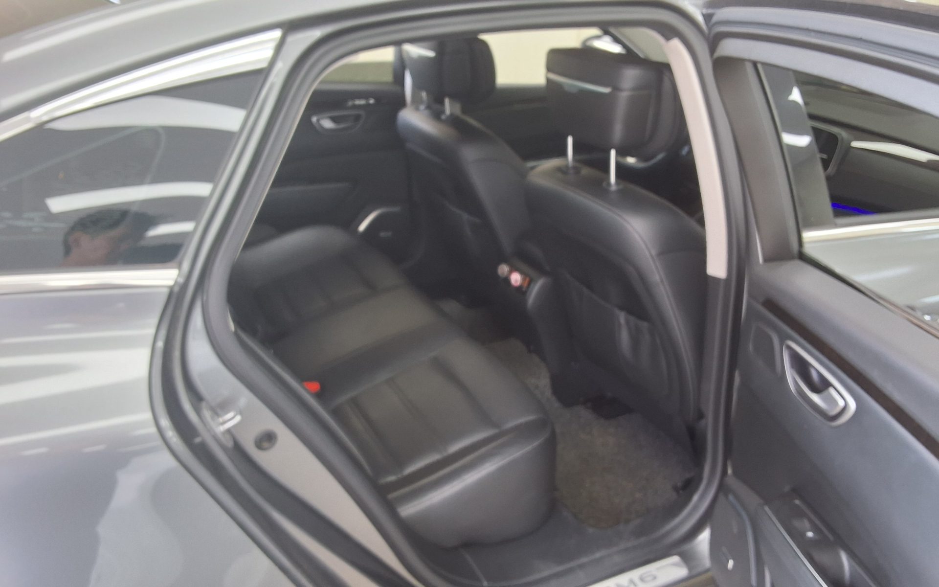 2017 - renault sm6