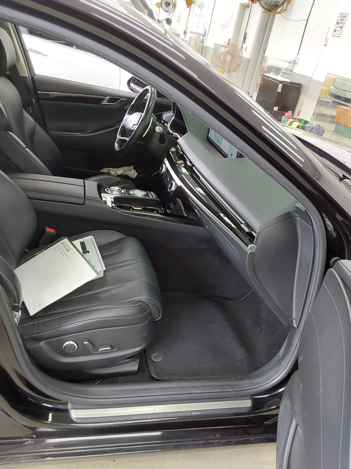 2022 - genesis g80