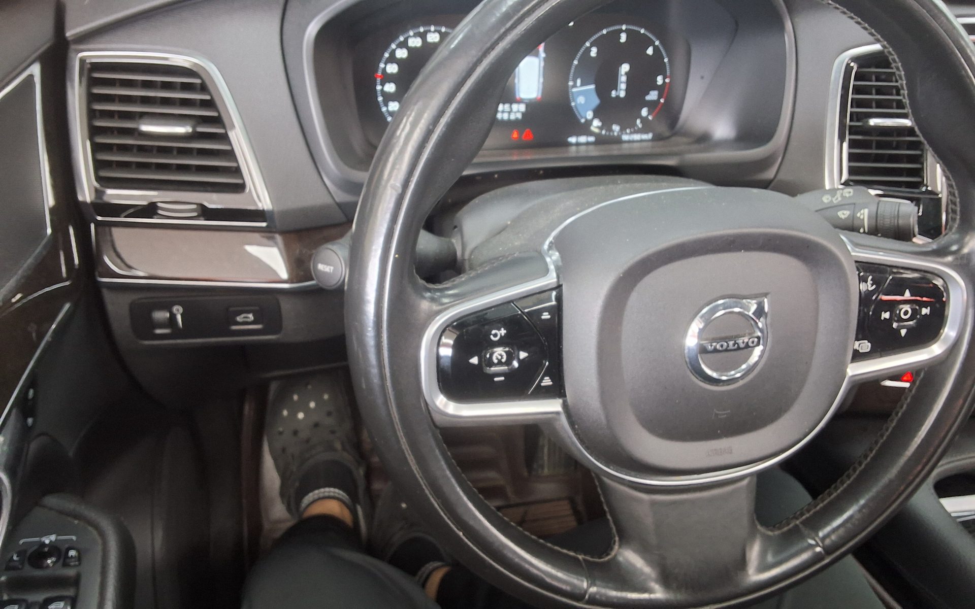 2017 - volvo xc90