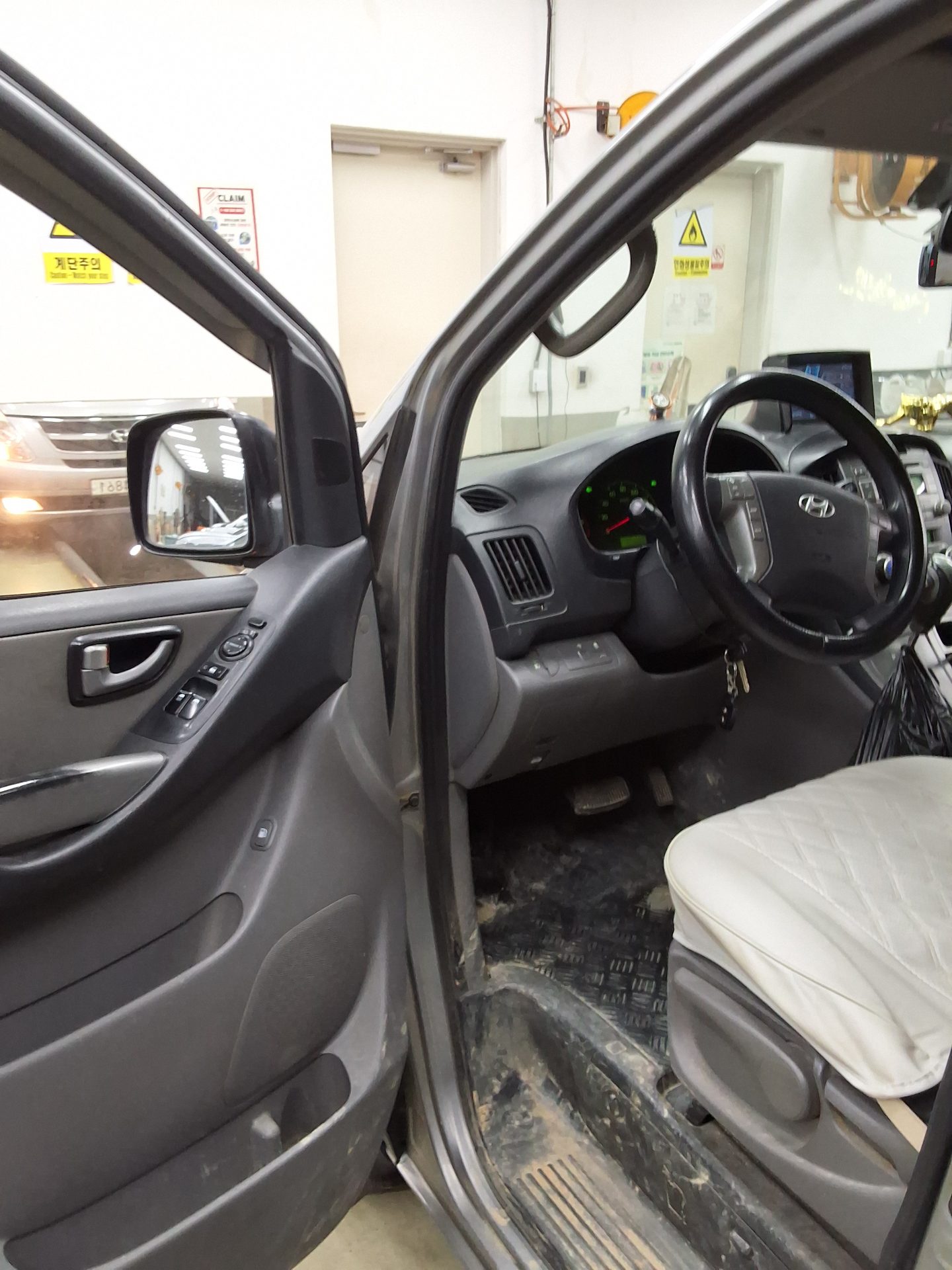2014 - hyundai grand starex