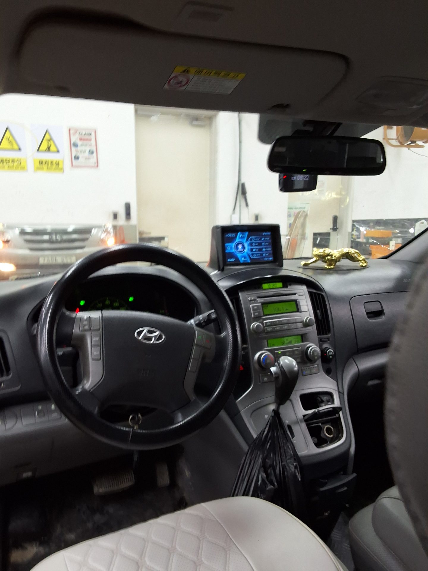 2014 - hyundai grand starex
