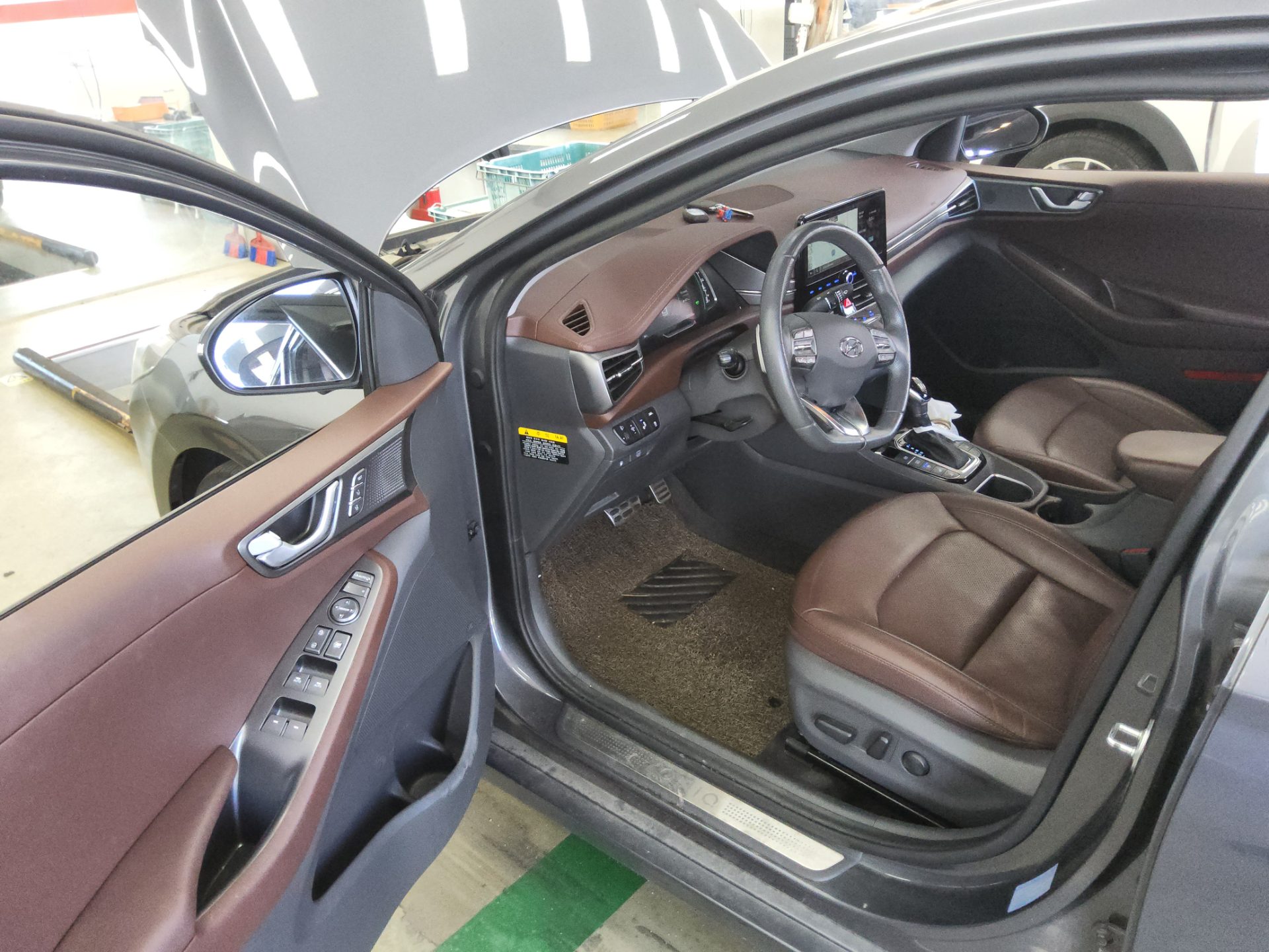 2020 - hyundai ioniq