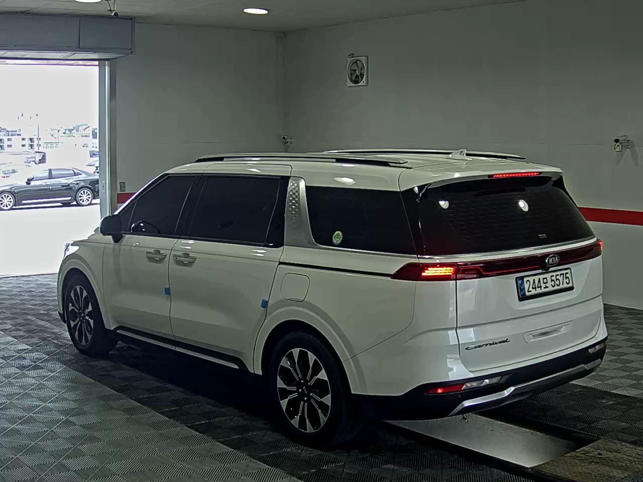 2021 - kia carnival