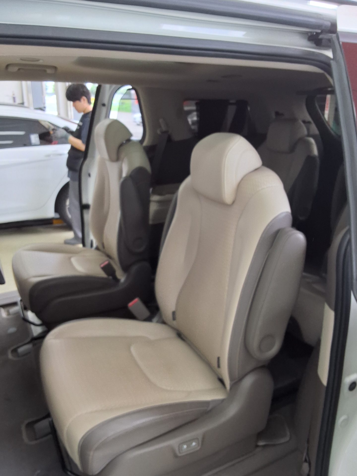 2021 - kia carnival