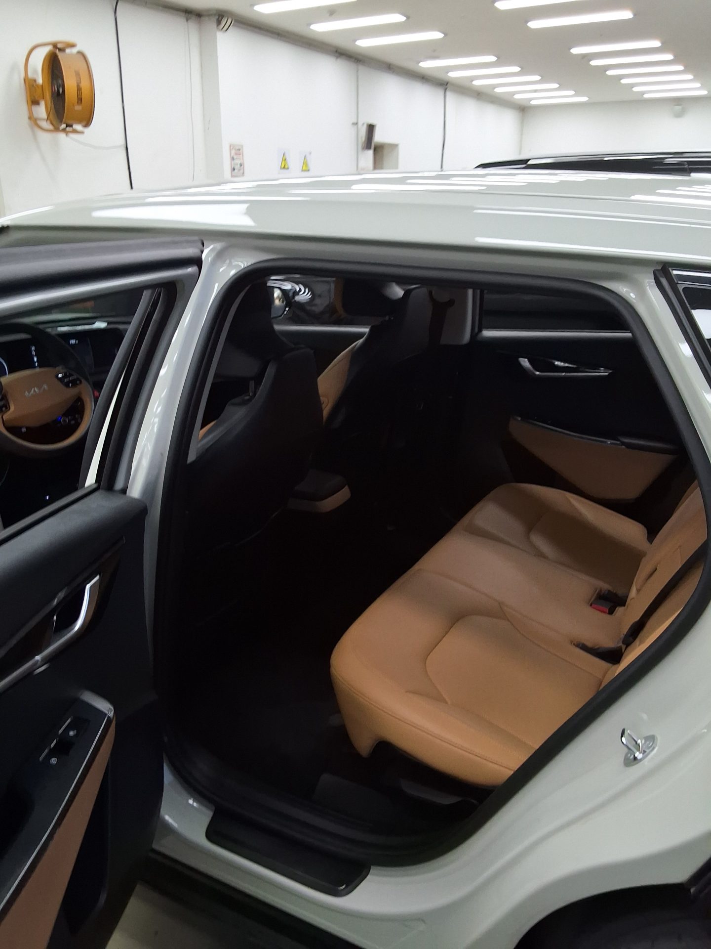 2023 - kia ev6