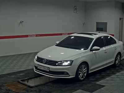VOLKSWAGEN JETTA (6TH GEN) TDI BLUEMOTION