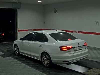 فولكس فاجن Jetta (6Th Gen) 2.0 Tdi Bluemotion بريميوم 2015 بريميوم
